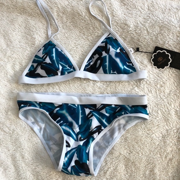 🌸Super Cute Swimsuit🌸 - Picture 1 of 2